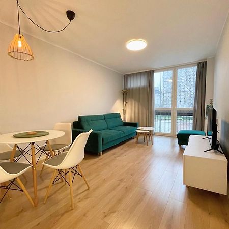 Apartament Przy Atrium, Stacja Metra Rondo Onz Warsaw Exterior photo